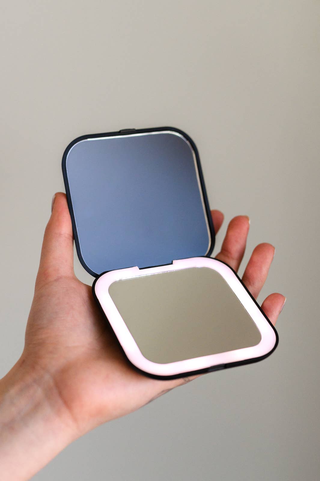 Level Up Extra Large LED Compact Mirror