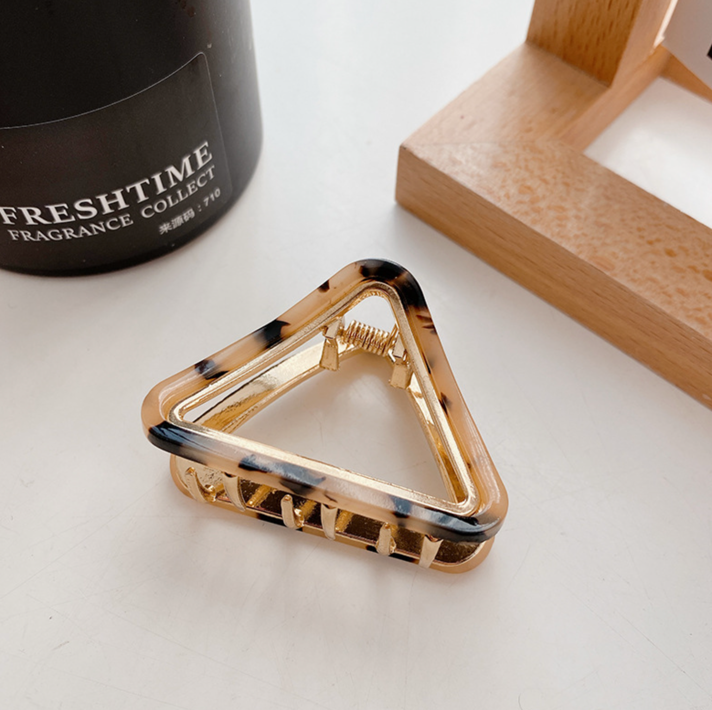 Triangle Gold Adorable Hair Clip (DAYA)