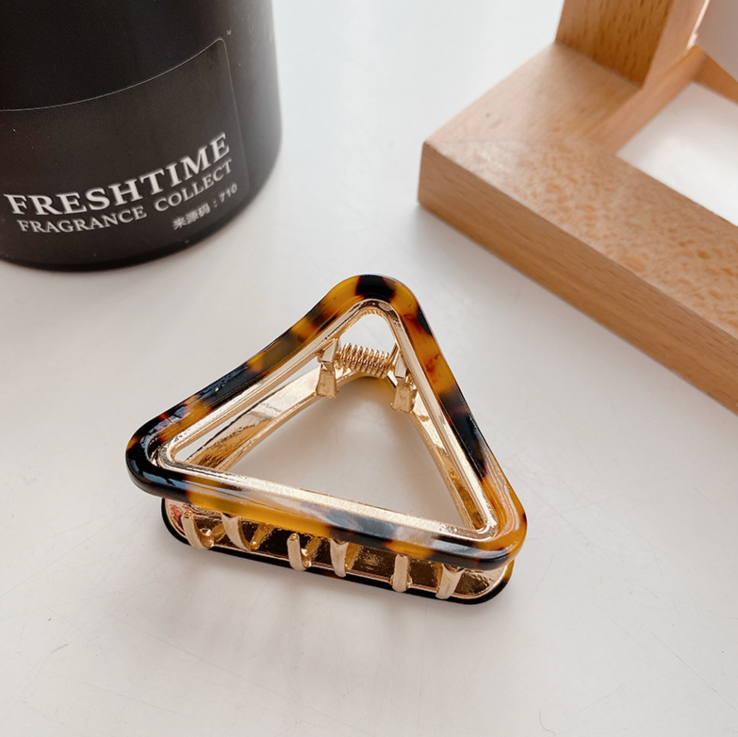 Triangle Gold Adorable Hair Clip (DAYA)